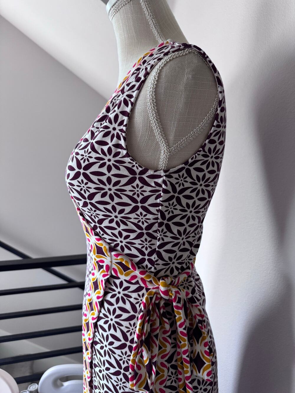 Diane von Furstenberg DVF Women’s New Yahzi Short Sleeveless Printed Wrap Dress